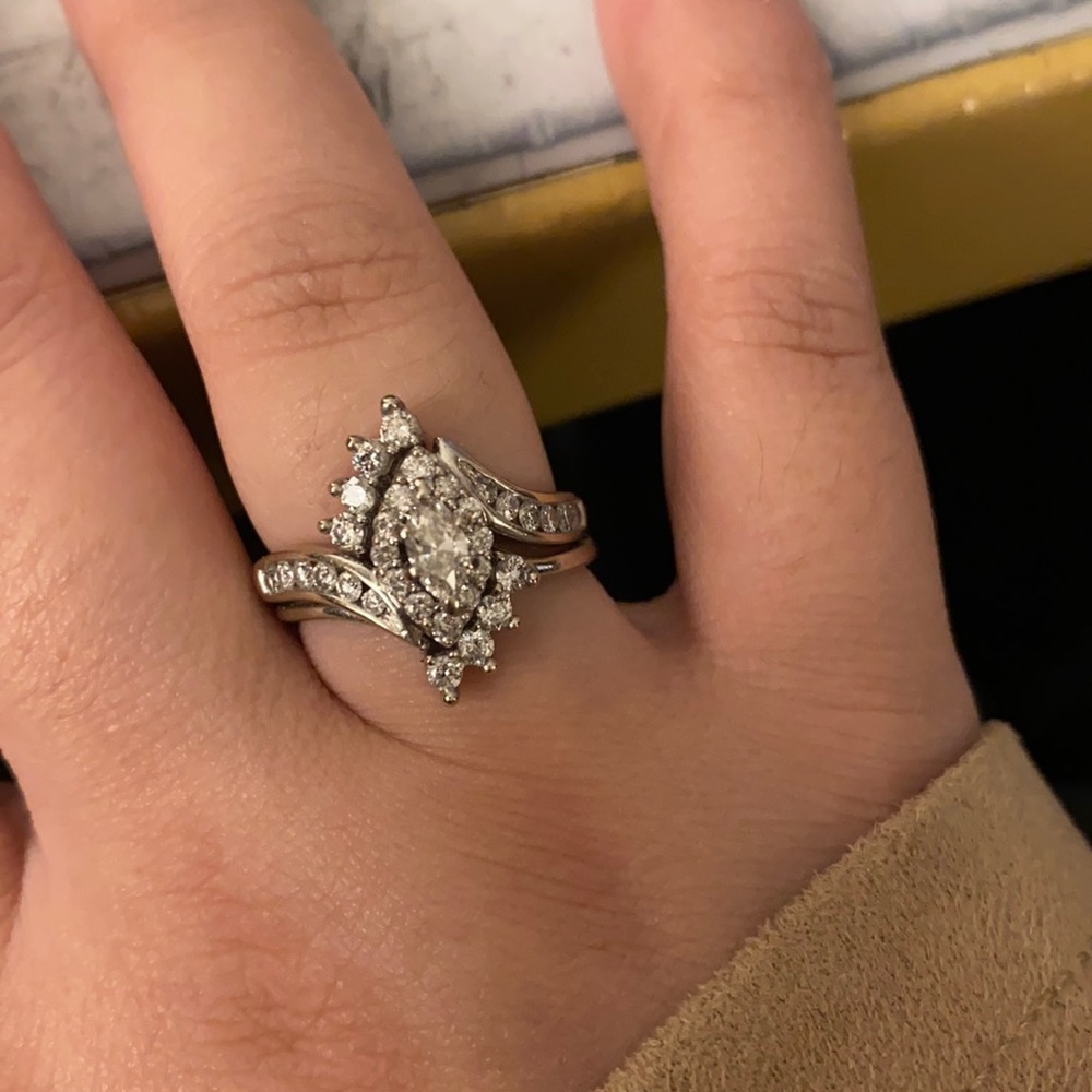 14k white gold Diamond set